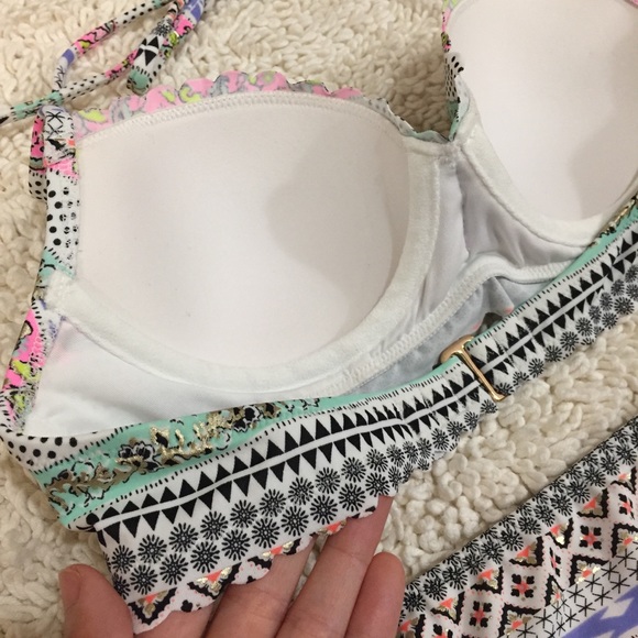 NEW! Victoria's Secret Underwire Bikini Set - Picture 5 of 8